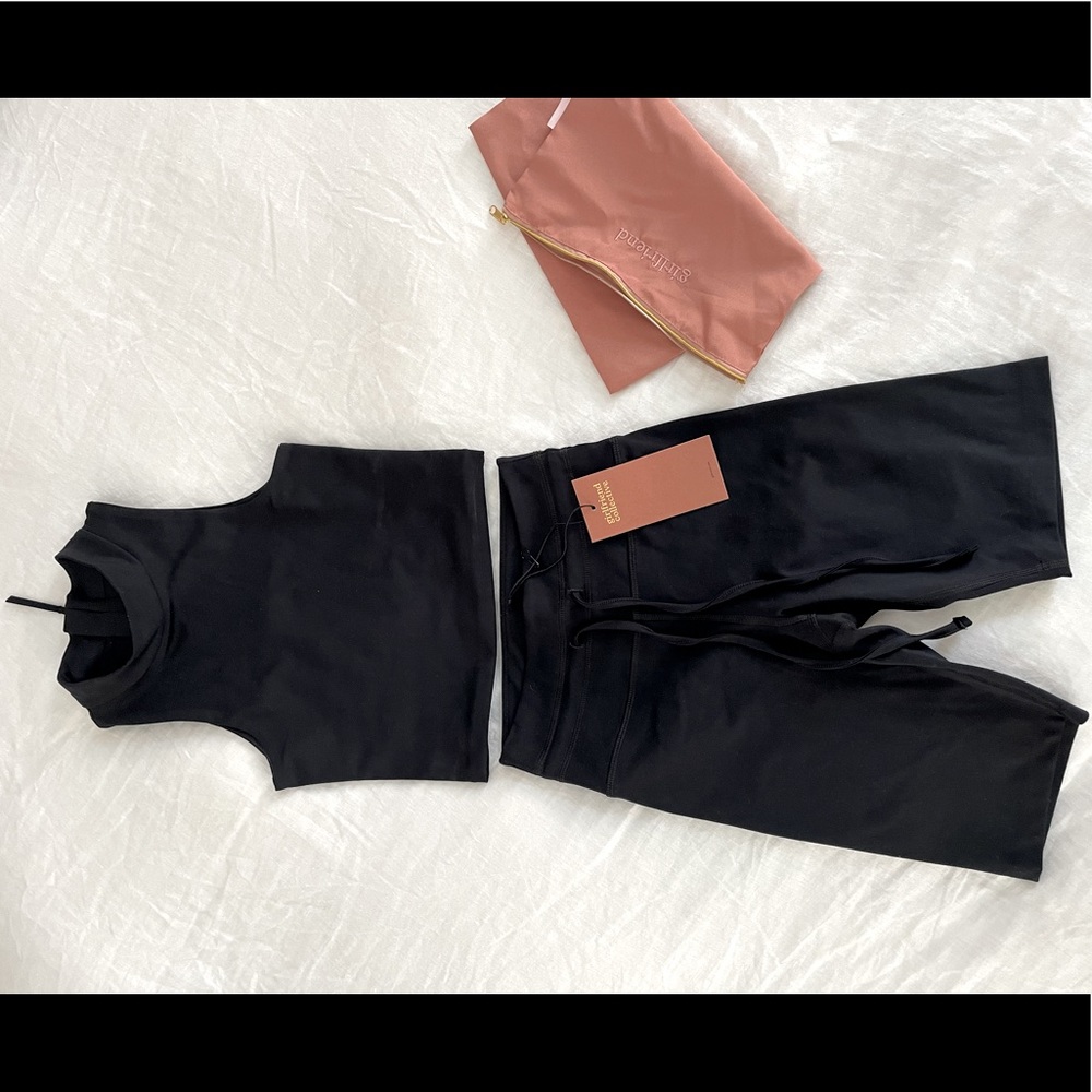 Workout Set: Bike Shorts & Top from Girlfriend